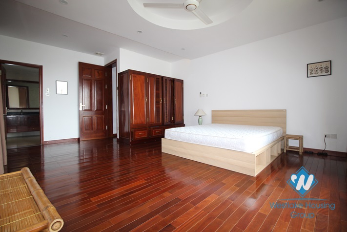 Stunning garden villa rental in Tay Ho with fantastic lake view