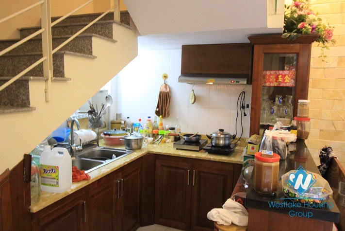 Small house with 3 bedrooms for rent in Au co st, Tay Ho area 