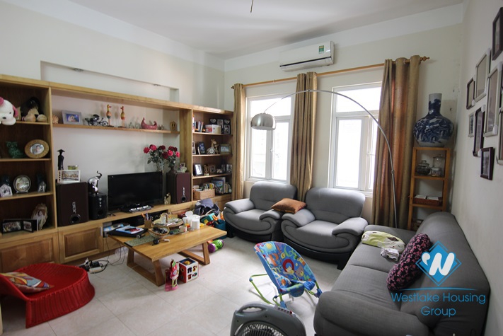 Quiet and cheap house for rent in Tay Ho area