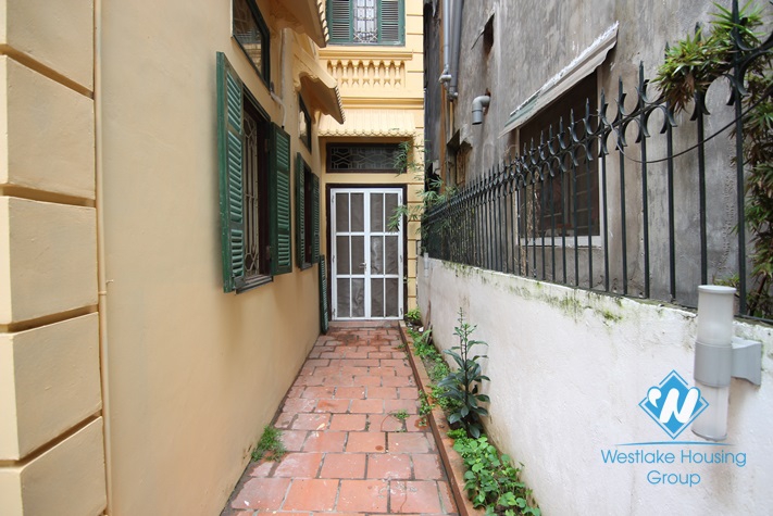 Quiet house with yard for rent in Tay Ho district.Ha Noi