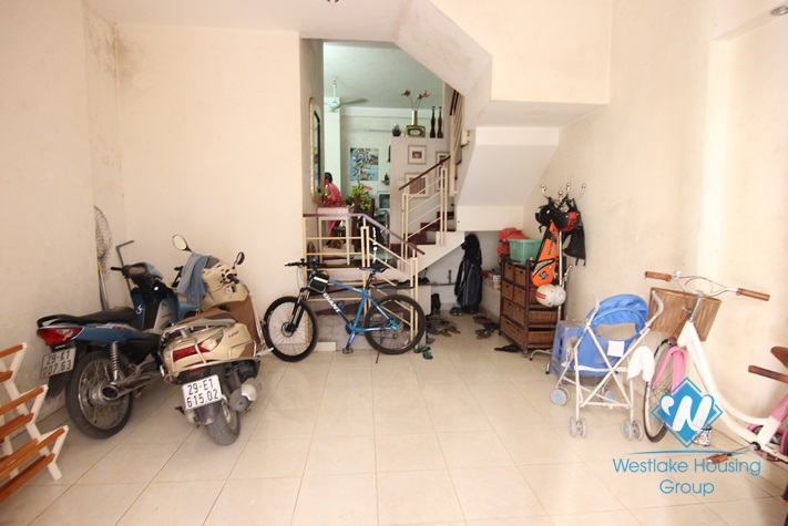 Quiet and cheap house for rent in Tay Ho area