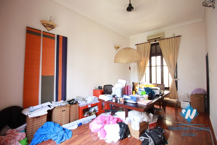 Beautiful house on the lake for rent in Tay Ho, Hanoi