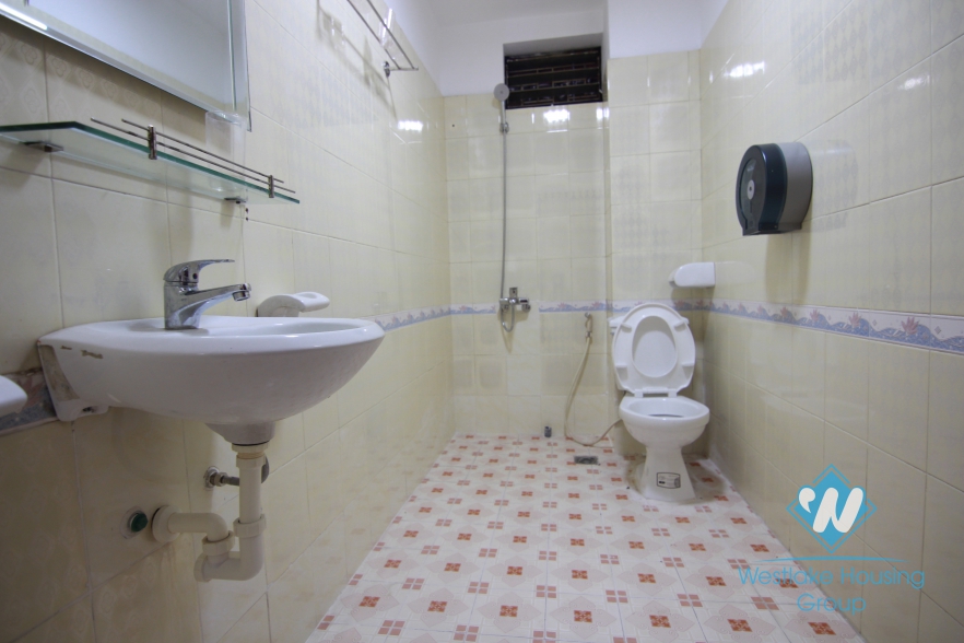 A house with lots of rooms for rent in Tay Ho
