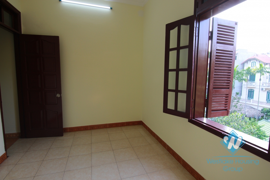 A house with lots of rooms for rent in Tay Ho