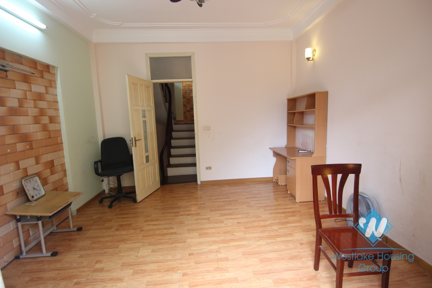 5 bedrooms house for rent in Ba Dinh district, Ha Noi