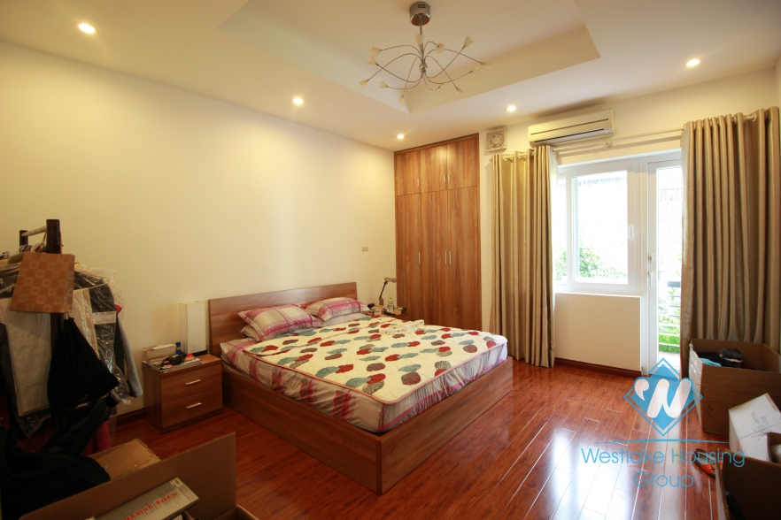 Elegant 5 bedroom house for rent near West lake side
