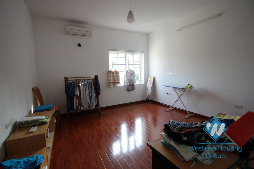 Elegant 5 bedroom house for rent near West lake side