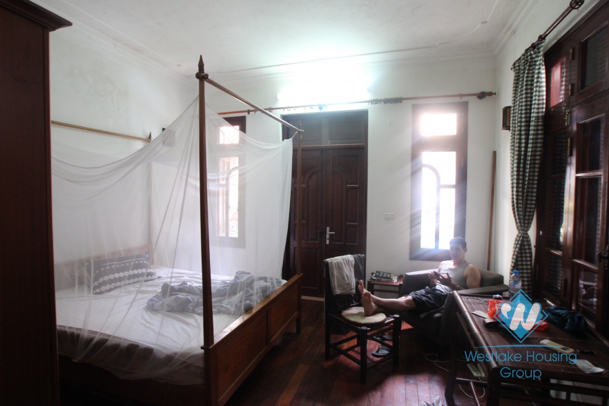 House with 5 bedrooms for rent in Xuan Dieu area, Tay Ho, Ha Noi