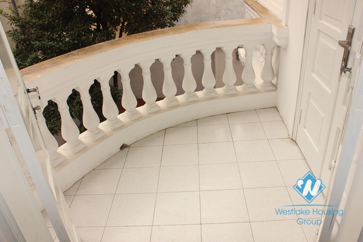Nice house with yard for lease in Xuan Dieu street, Tay Ho, Hanoi