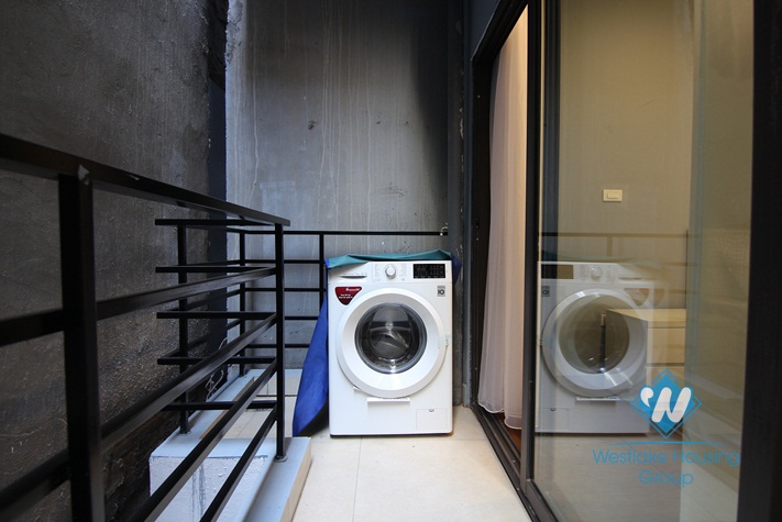Affordable price 02 bedrooms apartment for rent on Tu Hoa Street, Tay Ho, Ha Noi