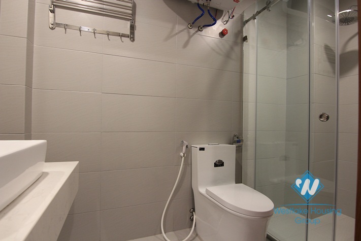 Affordable price 02 bedrooms apartment for rent on Tu Hoa Street, Tay Ho, Ha Noi