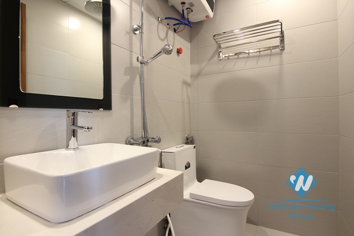 Affordable price 02 bedrooms apartment for rent on Tu Hoa Street, Tay Ho, Ha Noi