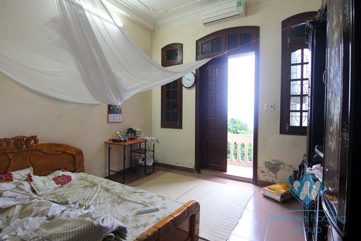 House with lakeview for rent in Tay Ho, Hanoi