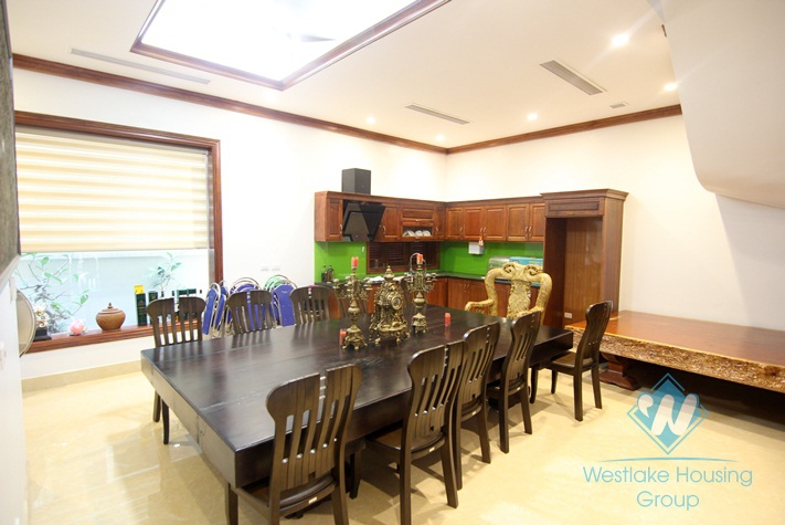 Villa for rent in Vinhome River Side Long Bien