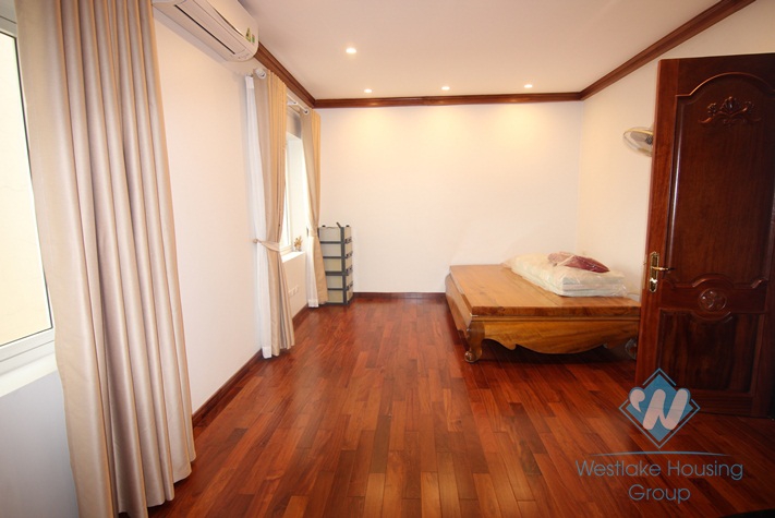 Villa for rent in Vinhome River Side Long Bien