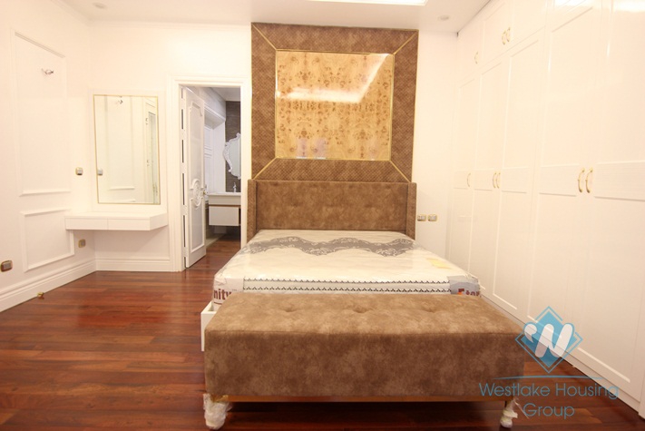 Luxurious villa for rent in Vinhomes riverside Long Bien