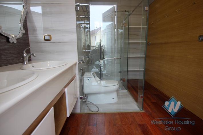 Luxurious villa for rent in Vinhomes riverside Long Bien