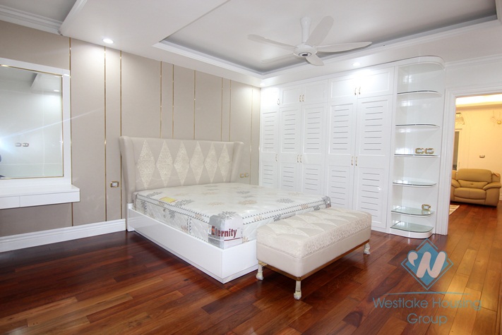 Luxurious villa for rent in Vinhomes riverside Long Bien
