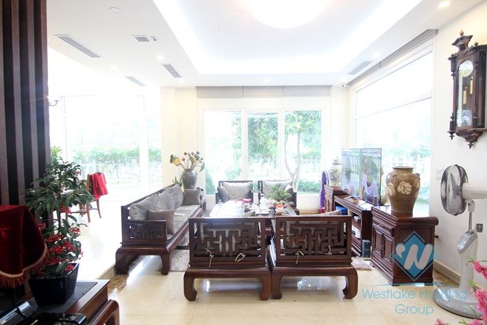 First rate villa for rent in Vinhomes riverside Long Bien
