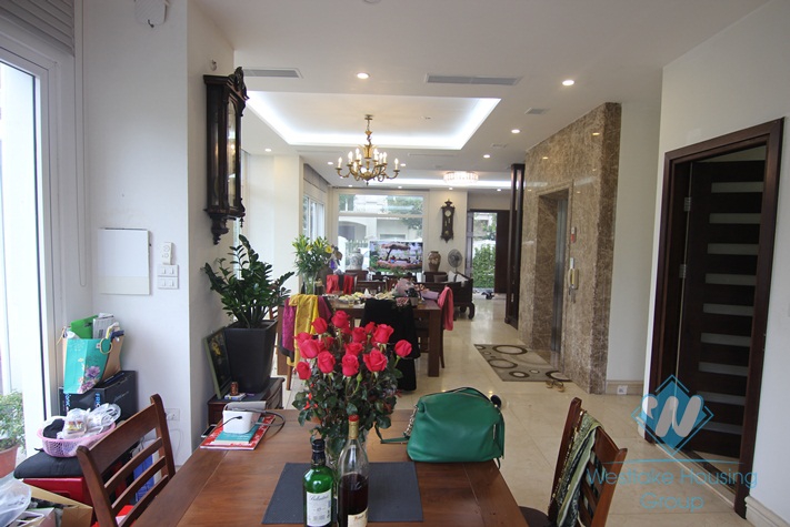 First rate villa for rent in Vinhomes riverside Long Bien