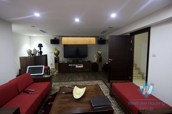 First rate villa for rent in Vinhomes riverside Long Bien