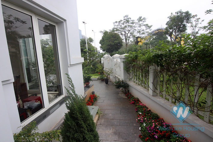 First rate villa for rent in Vinhomes riverside Long Bien