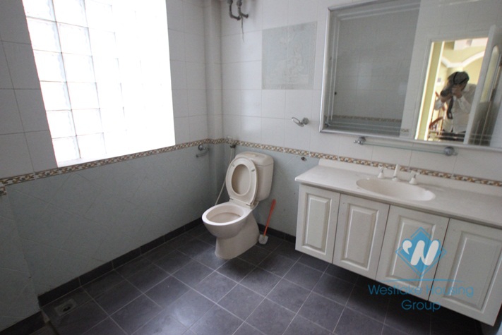 Office for rent in Giang Van Minh st, Ba Dinh, Ha Noi