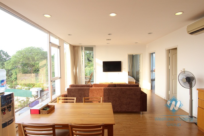 High floor lakeside apartment for rent in Tay Ho, Hanoi