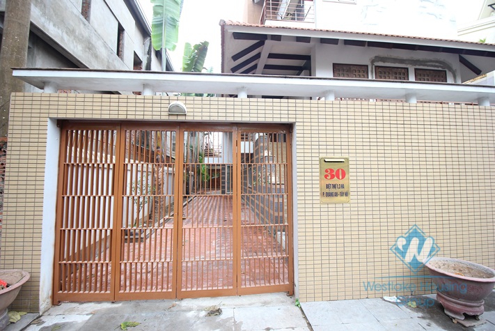 Lakeside villa with swimming pool for rent in Tay Ho, Hanoi