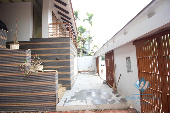 Lakeside villa with swimming pool for rent in Tay Ho, Hanoi
