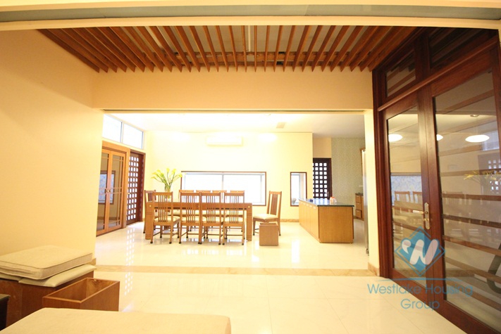 Lakeside villa with swimming pool for rent in Tay Ho, Hanoi