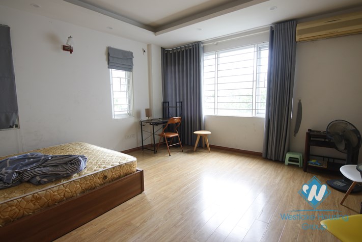 Six bedrooms house for rent in Hoang Hoa Tham street, Ba Dinh district, Ha Noi