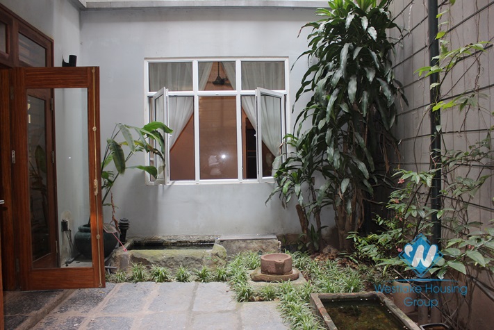 Cosy house for lease in Westlake area, fully furnished.