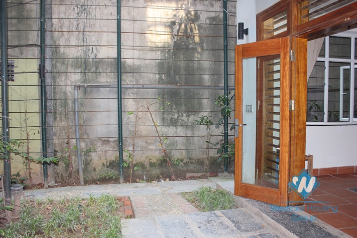 Cosy house for lease in Westlake area, fully furnished.