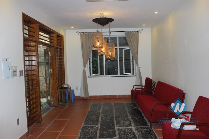 Cosy house for lease in Westlake area, fully furnished.