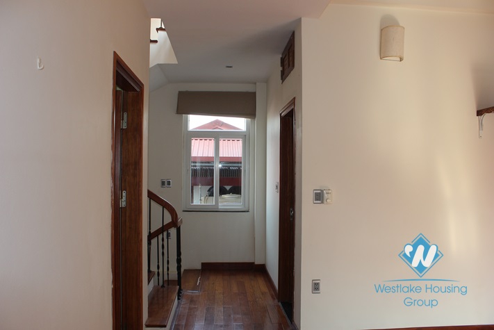Cosy house for lease in Westlake area, fully furnished.