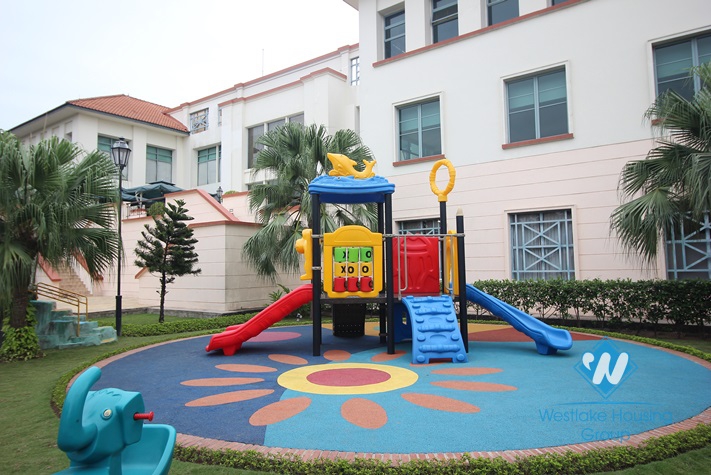 Two bedrooms apartment with high quality for rent in Diamond Westlake