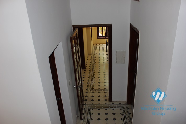 House for rent in Westlake area with large yard and lake view 