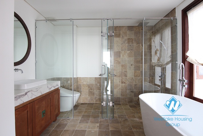 A luxury 4 bedroom apartment for rent in Tay Ho area