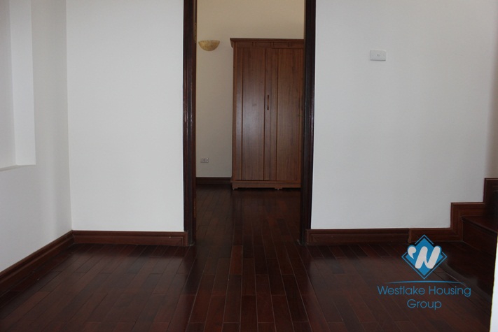 Au Co str., - Charming modern house of full natural light & quiet residence 6BR