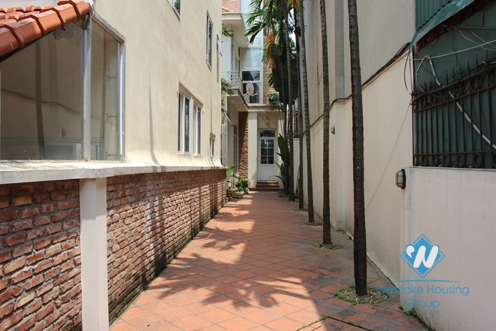 Au Co str., - Charming modern house of full natural light & quiet residence 6BR