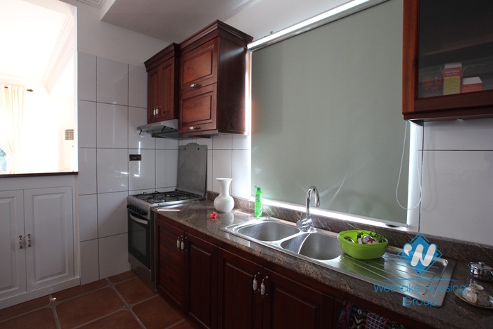Brand new lake view apartment for lease on Xuan Dieu street, Tay Ho, Hanoi