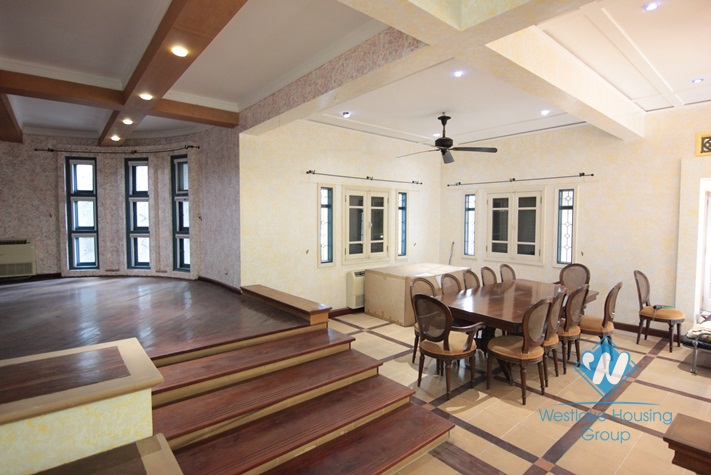 Big house with nice yard for rent in Tay Ho area