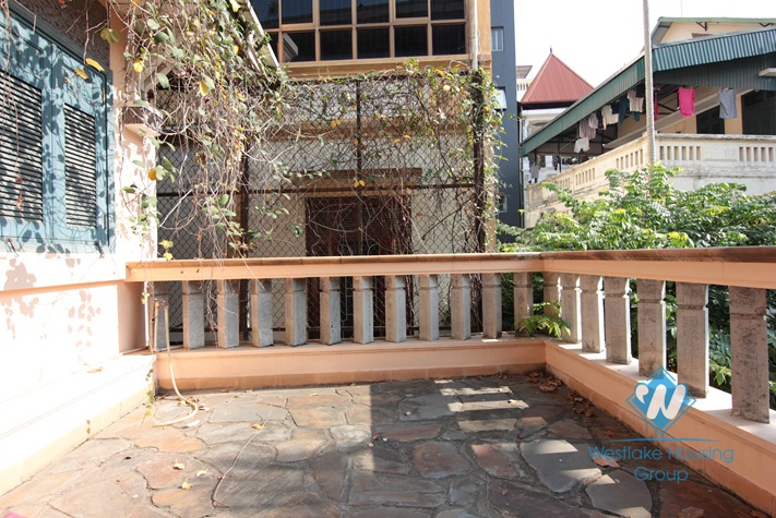Big house with nice yard for rent in Tay Ho area