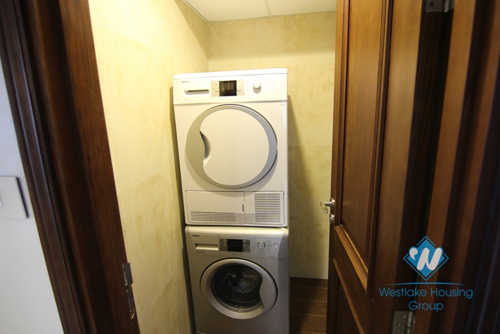 Nice and bright apartment for rent in Xuan Dieu street, Tay Ho district , Hanoi