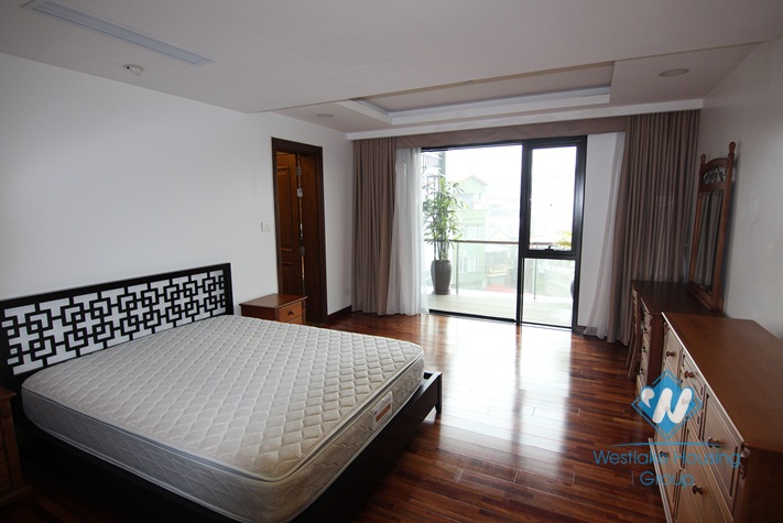 Nice and bright apartment for rent in Xuan Dieu street, Tay Ho district , Hanoi
