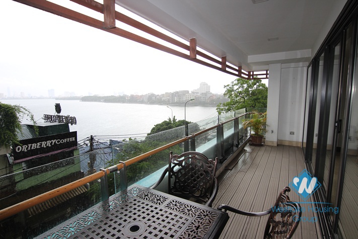 Nice and bright apartment for rent in Xuan Dieu street, Tay Ho district , Hanoi