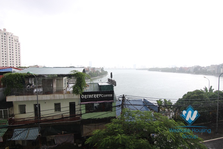 Nice and bright apartment for rent in Xuan Dieu street, Tay Ho district , Hanoi