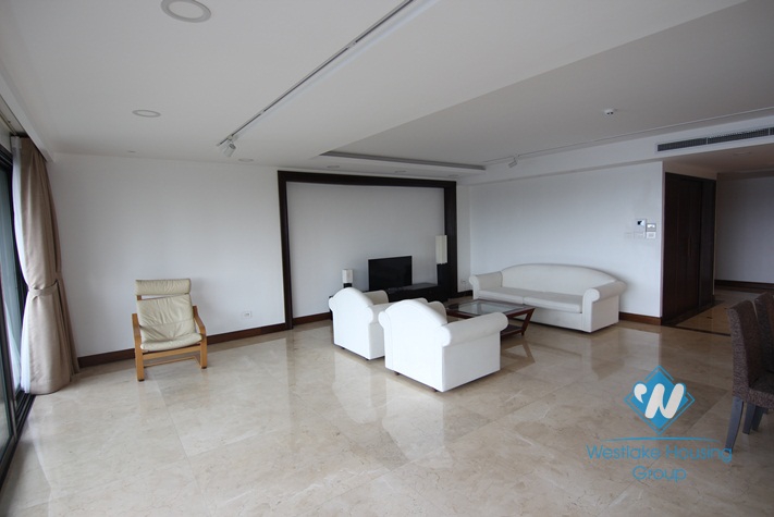 Nice and bright apartment for rent in Xuan Dieu street, Tay Ho district , Hanoi