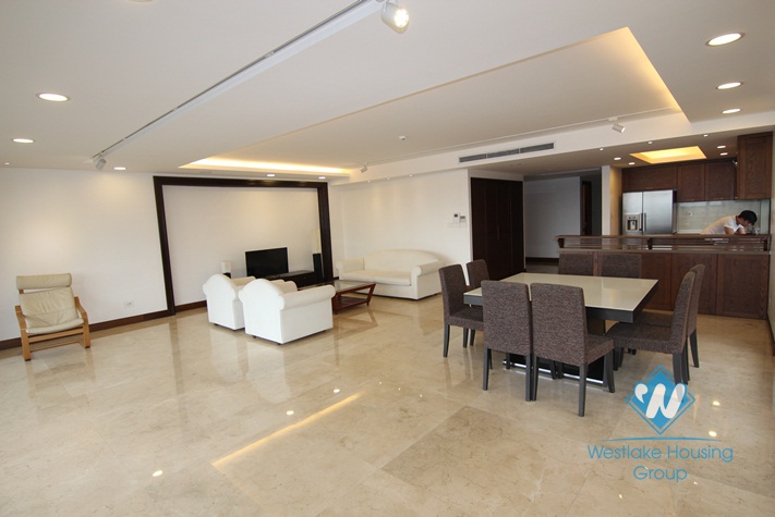 Nice and bright apartment for rent in Xuan Dieu street, Tay Ho district , Hanoi